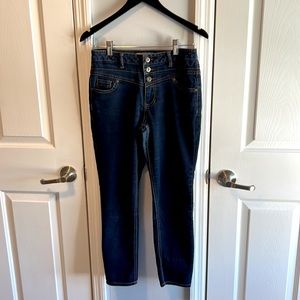Shin length, high rise, skinny jeans